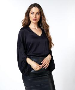Esqualo_Blouse_wide_sleeve_black_More_of_Me