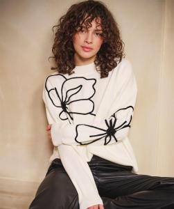 Esqualo_Sweater_tape_flower_patch_white_Hilnetta_s_5