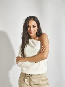 LaLotti_Marle_Off_shoulder_Creme_Hilnetta_s