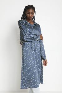 My_Essential_Wardrobe_Fanny_2