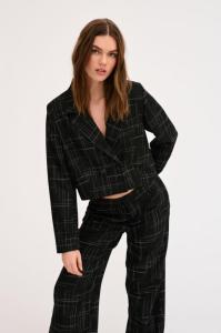My_Essential_Wardrobe_Freja_Short_Blazer_More_of_Me_2