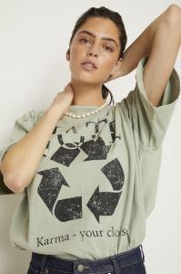 My_Essential_Wardrobe_Karma_boxy_tee_Shadow_Green_More_of_Me_4