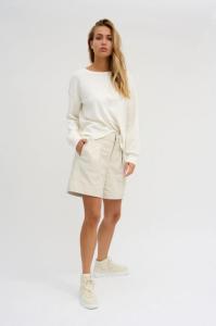 My_Essential_Wardrobe_The_leather_short_off_white_More_of_Me_6