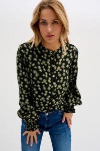 My_Essential_Wardrobe__Merle_shirt_dusty_olive_print_More_of_Me
