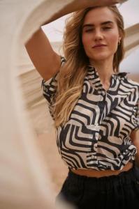 Nukus_Catalina_blouse_Off_White_Navy_Hilnetta_s_1