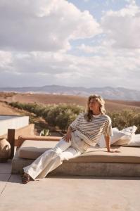 Nukus_Lotte_Pullover_Stripe_Off_White_Sand_Hilnetta_s