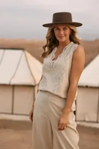 Nukus_Maya_Top_Embroidery_Sand_Hilnetta_s