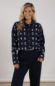 Nukus_Newport_Blouse_navy_Hilnetta_s
