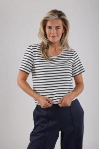 Nukus_Tirza_Top_Stripe_offwhite_navy_Hilnetta_s