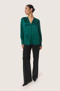 Soaked_in_luxury_Eveline_blouse_rain_forest_Hilnetta_s