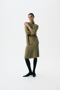 Soaked_in_luxury_Indianna_Pullover_Cover_Green_Hilnetta_s_1