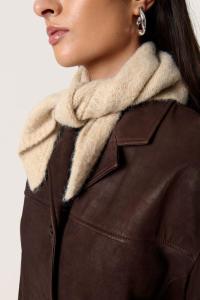 Soaked_in_luxury_Pleoni_Scarf_nature_Hilnetta_s