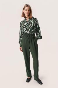 Soaked_in_luxury_Shirley_pant_kombu_green_More_of_Me_3
