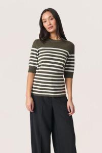 Soaked_in_luxury_Spina_striped_tee_grape_leaf_Hilnetta_s_2
