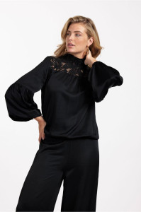 Studio_Anneloes_Charlotte_satin_lace_top_black_More_of_Me_3