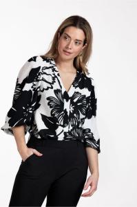 Studio_Anneloes_Cher_flower_crepe_blouse_white_black_More_of_Me_1