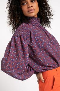 Studio_Anneloes_Dakota_flower_twig_blouse_purple_orange_More_of_Me_4