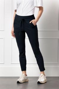 Studio_Anneloes_Essentials_Startup_summer_trousers_dark_blue_Hilnetta_s_2