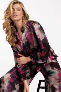 Studio_Anneloes_Fawn_fading_satin_blouse_cappu_neon_pink_More_of_Me_2