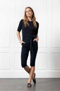 Studio_Anneloes_Hanna_capri_trousers_dark_blue_Hilnetta_s_5