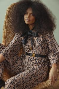 Studio_Anneloes_Ilja_block_top_latte_dark_blue_Hilnetta_s