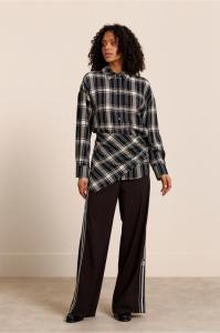 Studio_Anneloes_Leira_check_scarf_blouse_Hilnetta_s_3