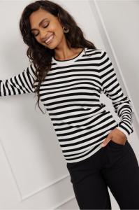 Studio_Anneloes_Luna_stripe_pullover_offwhite_black_More_of_Me