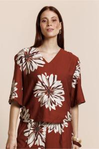 Studio_Anneloes_Maddi_jane_flower_top_rust_Hilnetta_s