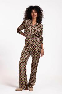 Studio_Anneloes_Mila_graphic_satin_trousers_camel_lime_More_of_Me_3