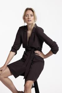 Studio_Anneloes_Scarlet_wave_blazer_dress_darkblue_chestnut_More_of_Me_1