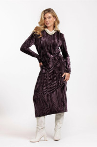 Studio_Anneloes_Tammy_velvet_dress_aubergine_More_of_Me_5