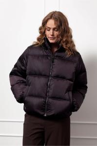 Studio_Anneloes_Tess_short_puffer__blackberry_Hilnetta_s_5