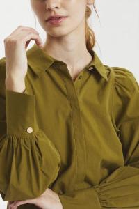 _My_Essential_Wardrobe_Kula_shirt_Fir_Green
